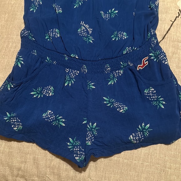 Hollister Strapless Blue Pineapple Romper- Size XS - Picture 3 of 6